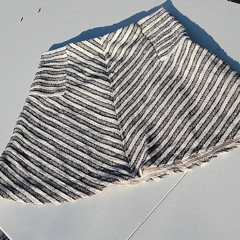 LOFT Monochrome Chevron Skirt